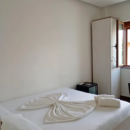 Artist 3* Tirana