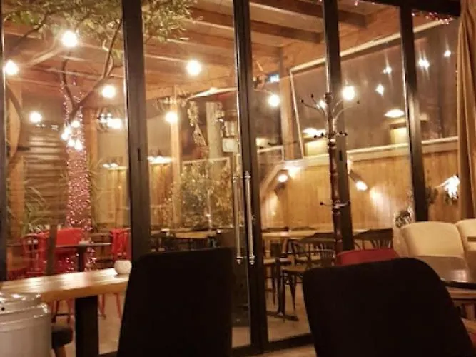Artist 3* Tirana